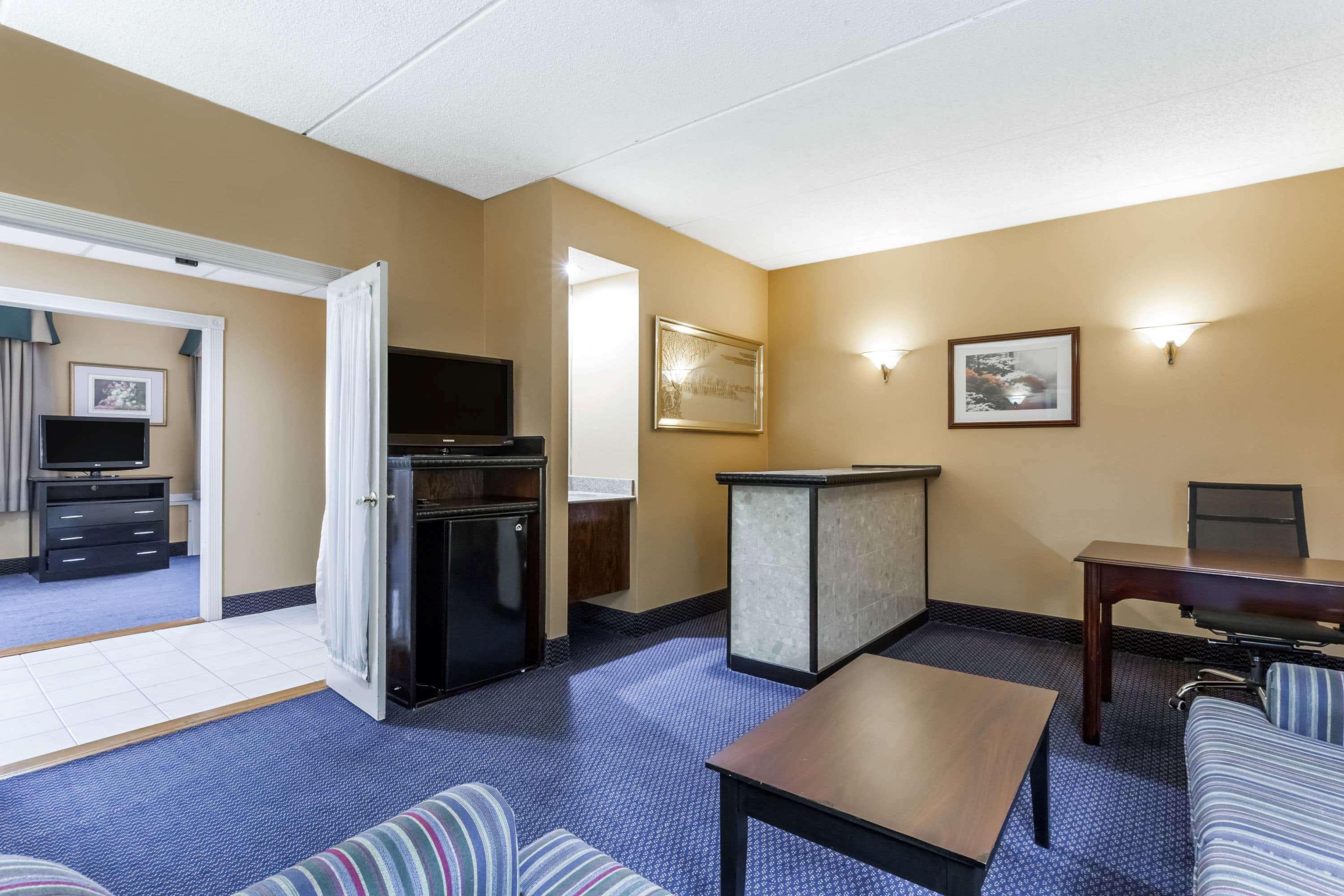 Ramada By Wyndham Newburgh/West Point Otel Dış mekan fotoğraf